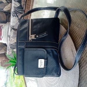 Navy blue Relic small crossbody